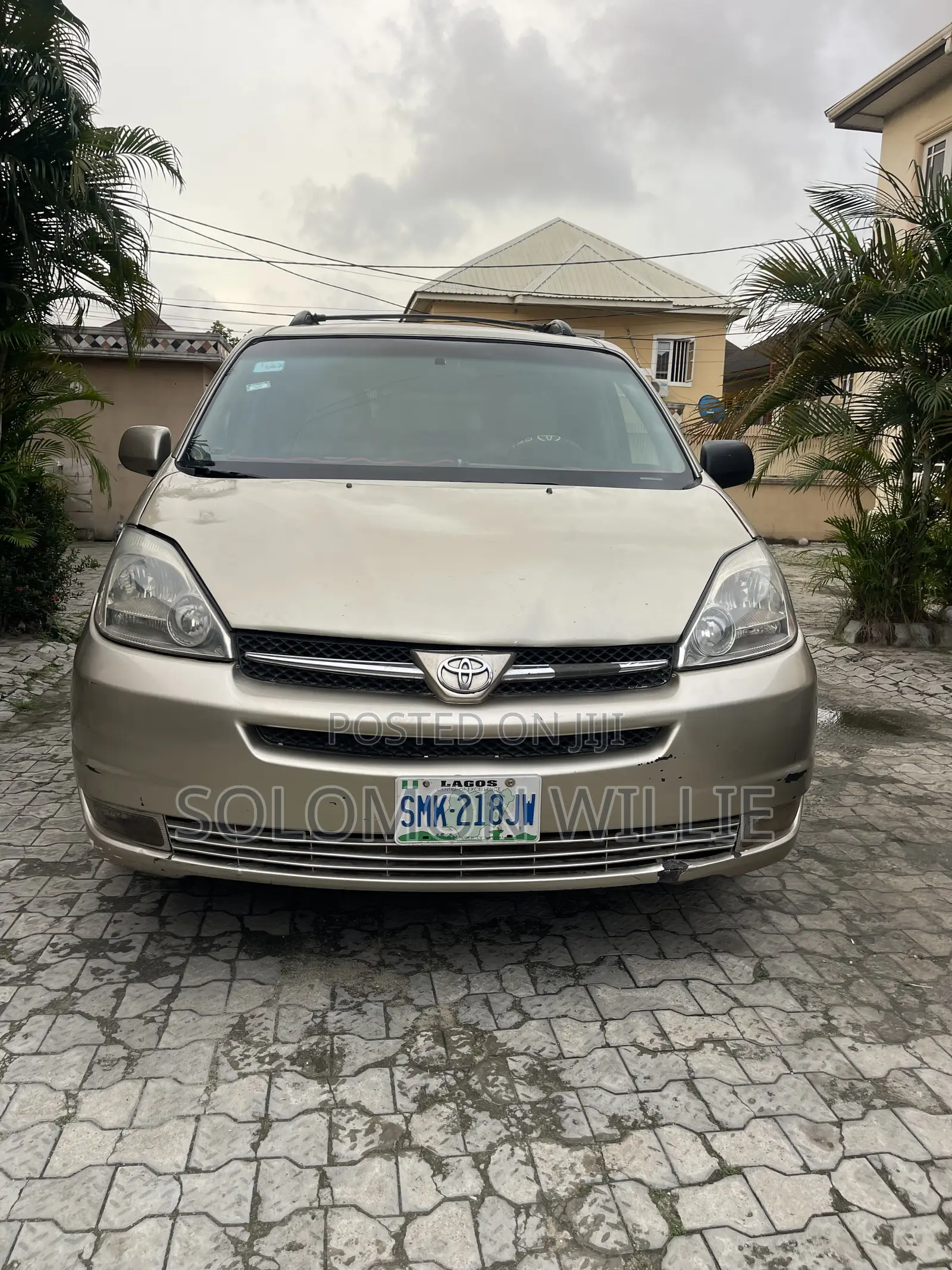 Toyota Sienna XLE FWD (3.3L V6 5A) 2004 Gold