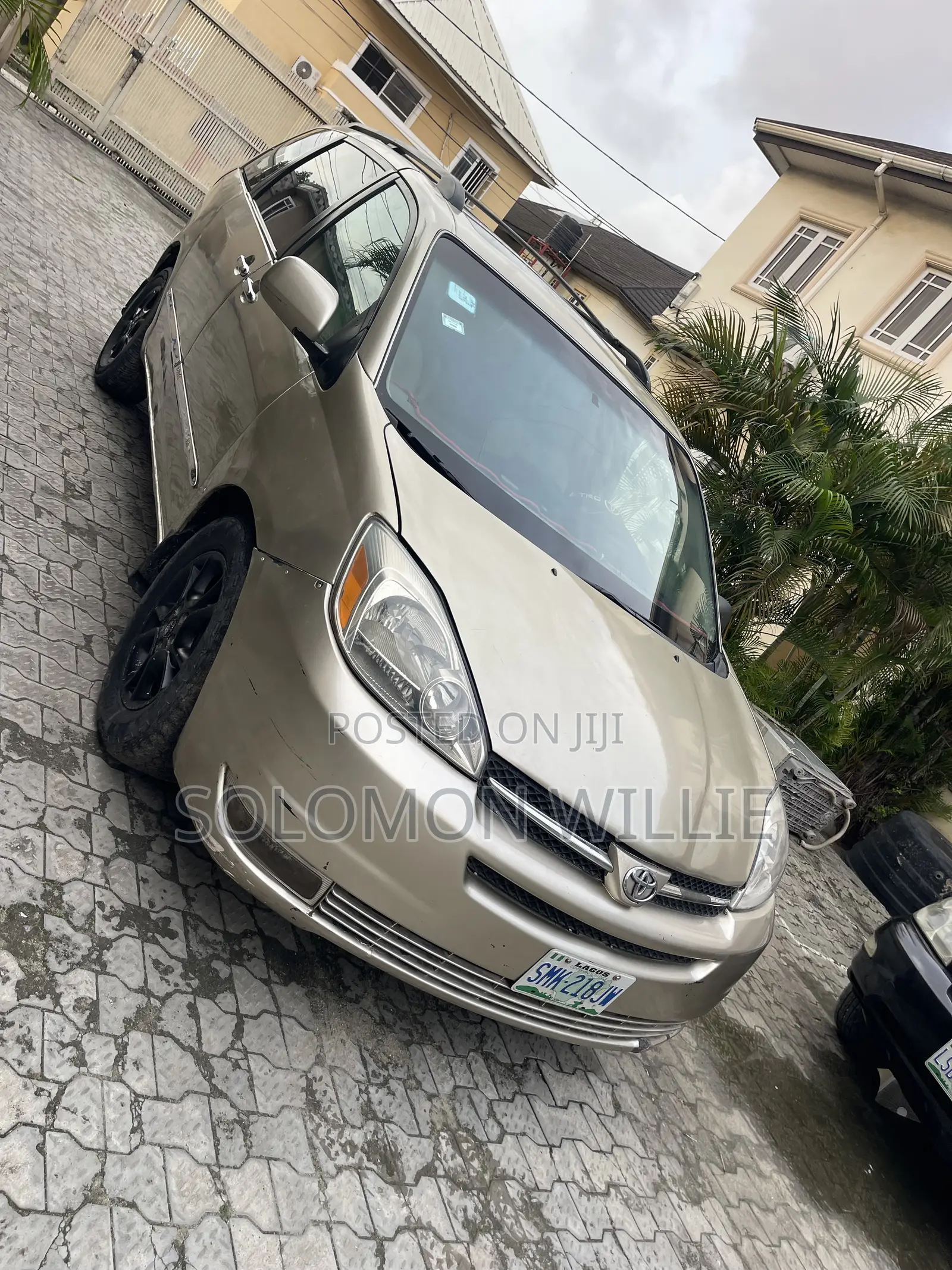 Toyota Sienna XLE FWD (3.3L V6 5A) 2004 Gold
