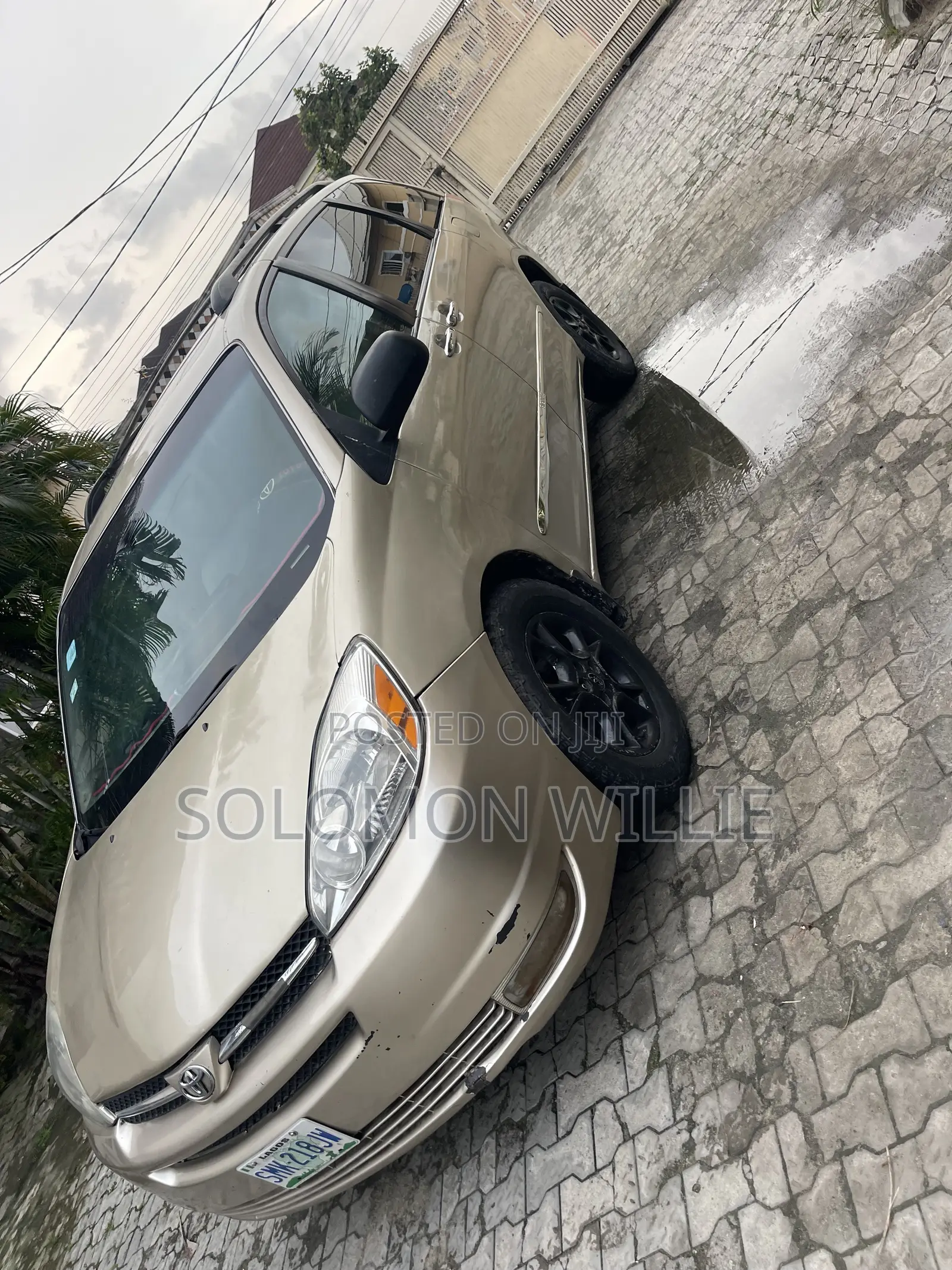 Toyota Sienna XLE FWD (3.3L V6 5A) 2004 Gold
