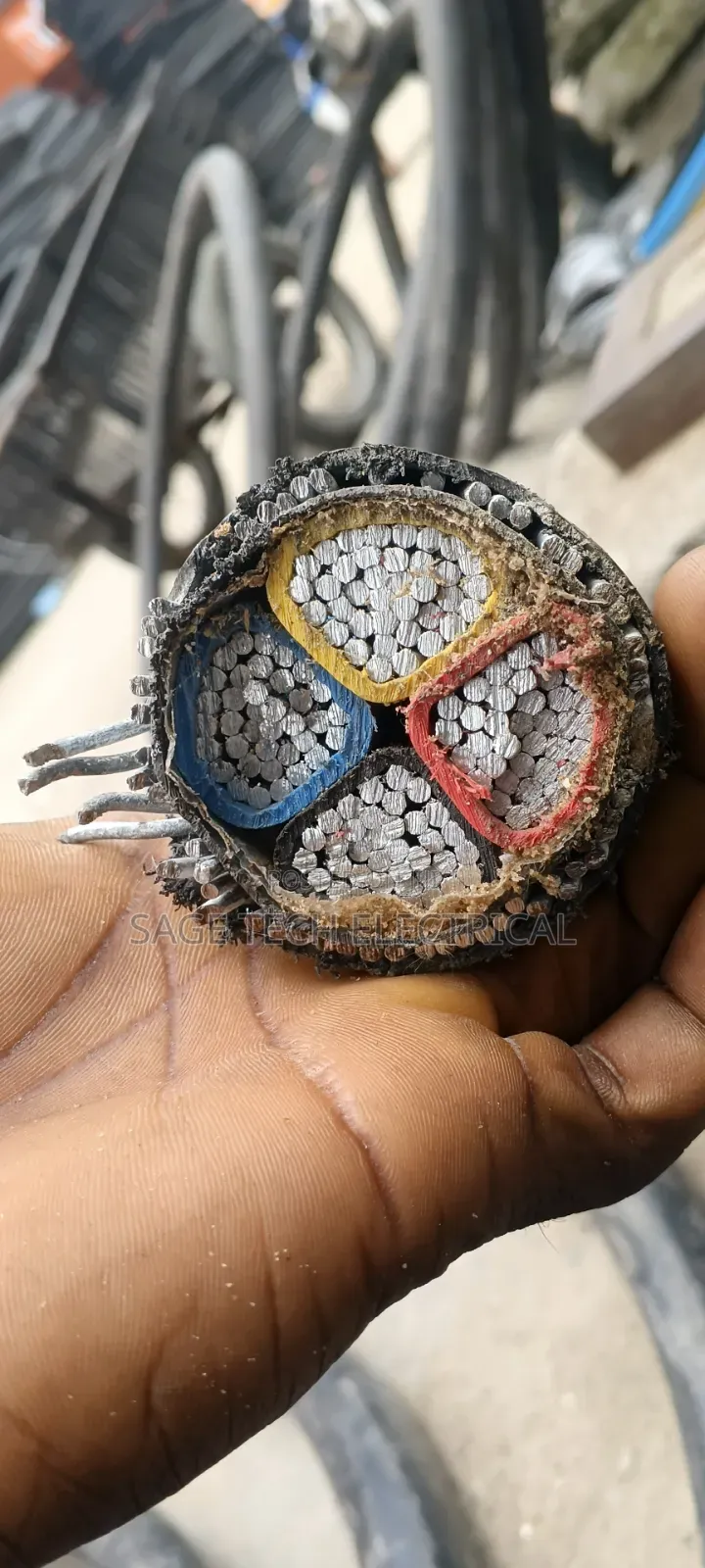 300mm 4core Nigerchin Aluminum Armoured Cable