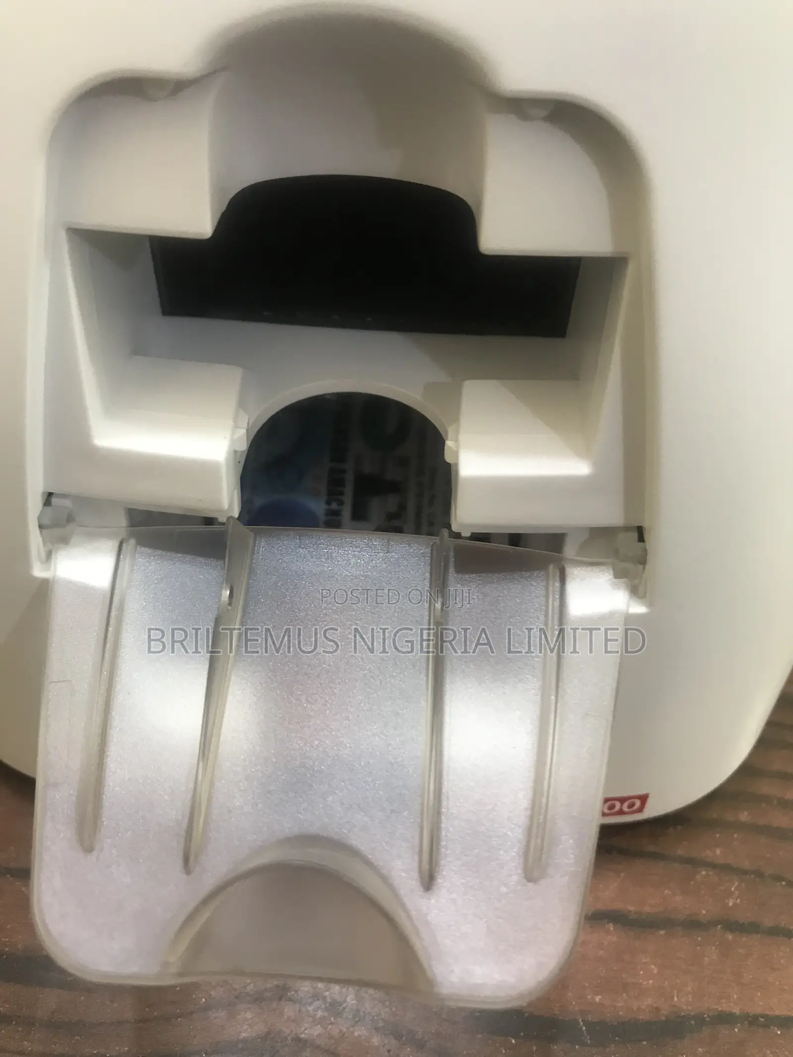 Brand New Evolis Badgy 100 Single Sided Plastic Id Card Printer