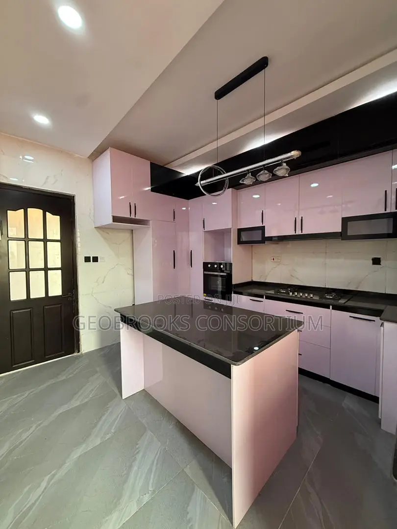 3bdrm Apartment in Alao Akala Estate, Akobo for rent