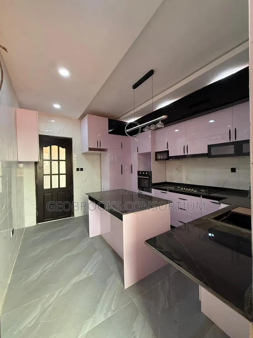 3bdrm Apartment in Alao Akala Estate, Akobo for rent