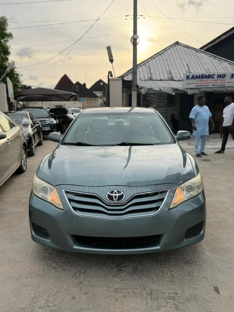 Toyota Camry 2010 Green