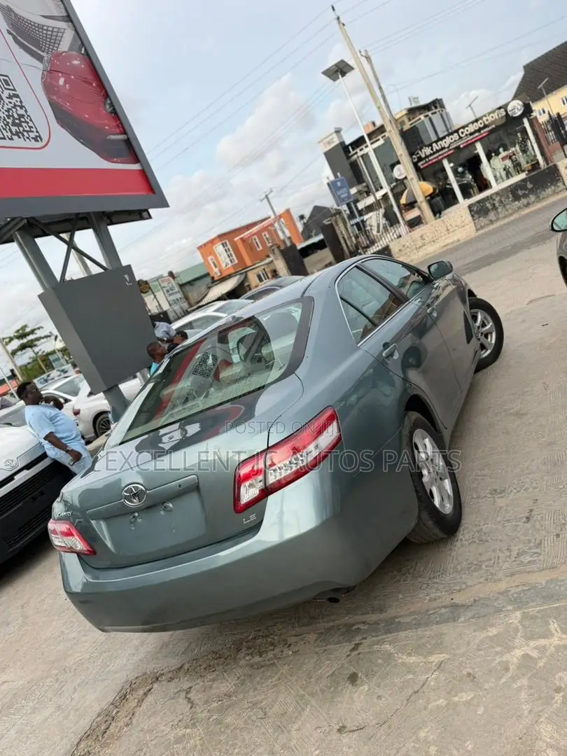Toyota Camry 2010 Green