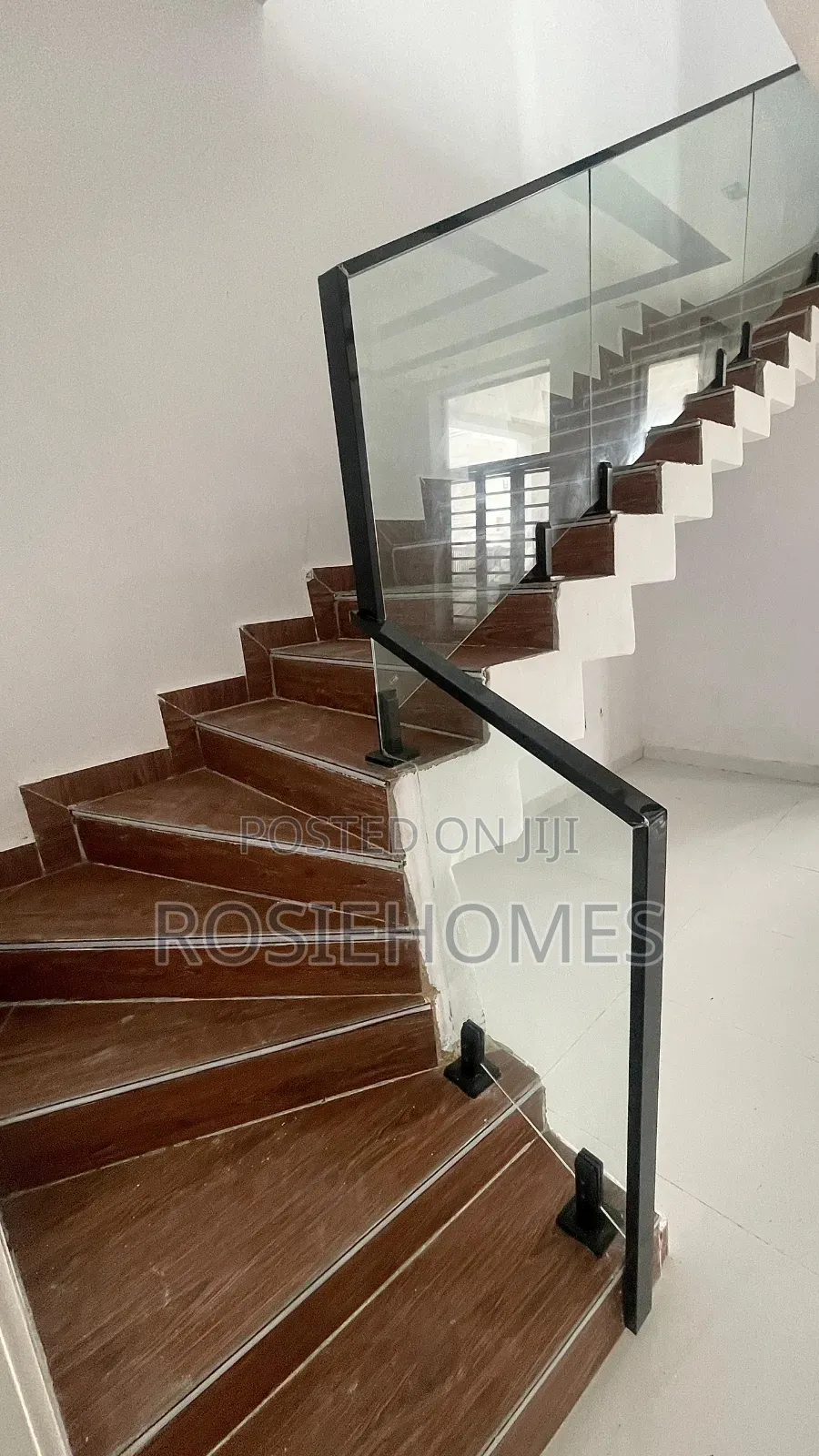 3bdrm Duplex in Ikota for sale