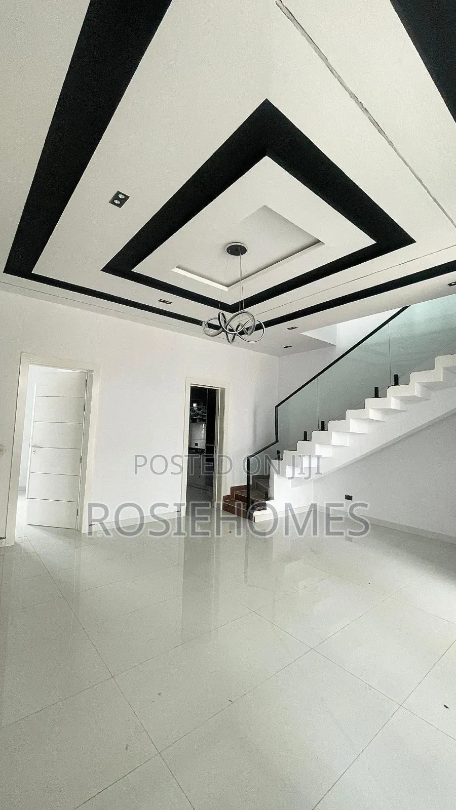 3bdrm Duplex in Ikota for sale