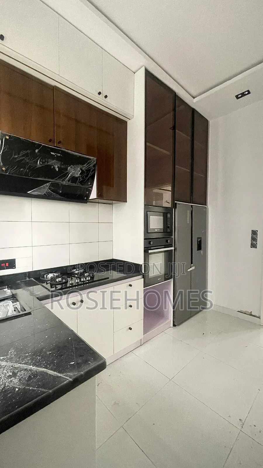3bdrm Duplex in Ikota for sale