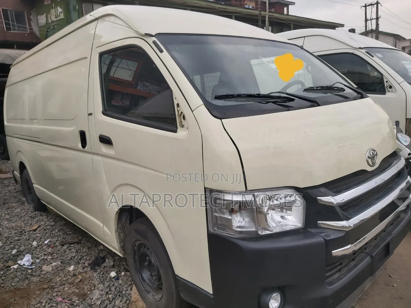 Toyota HiAce 2016 White