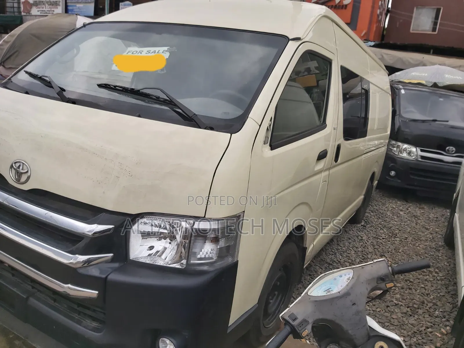 Toyota HiAce 2016 White