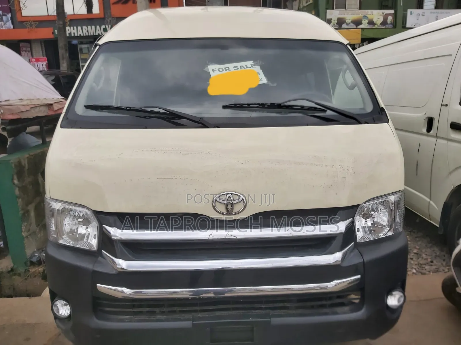 Toyota HiAce 2016 White