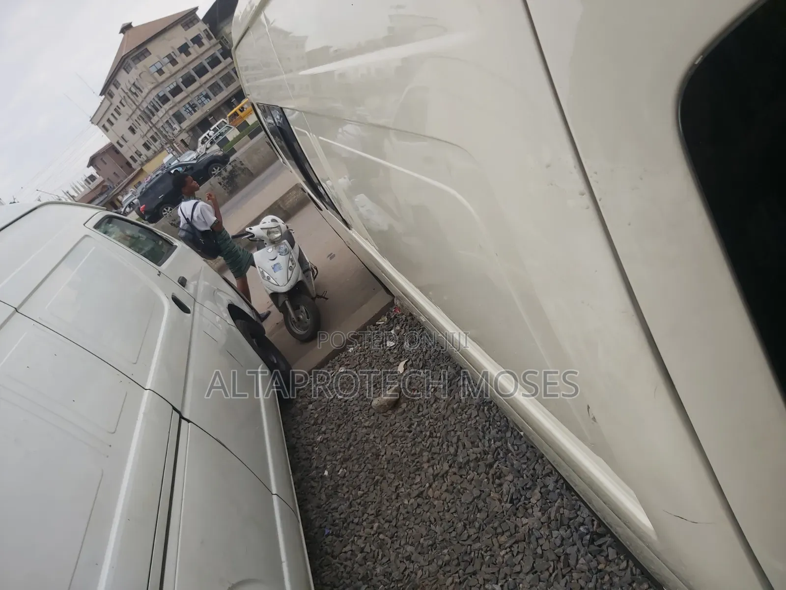 Toyota HiAce 2016 White