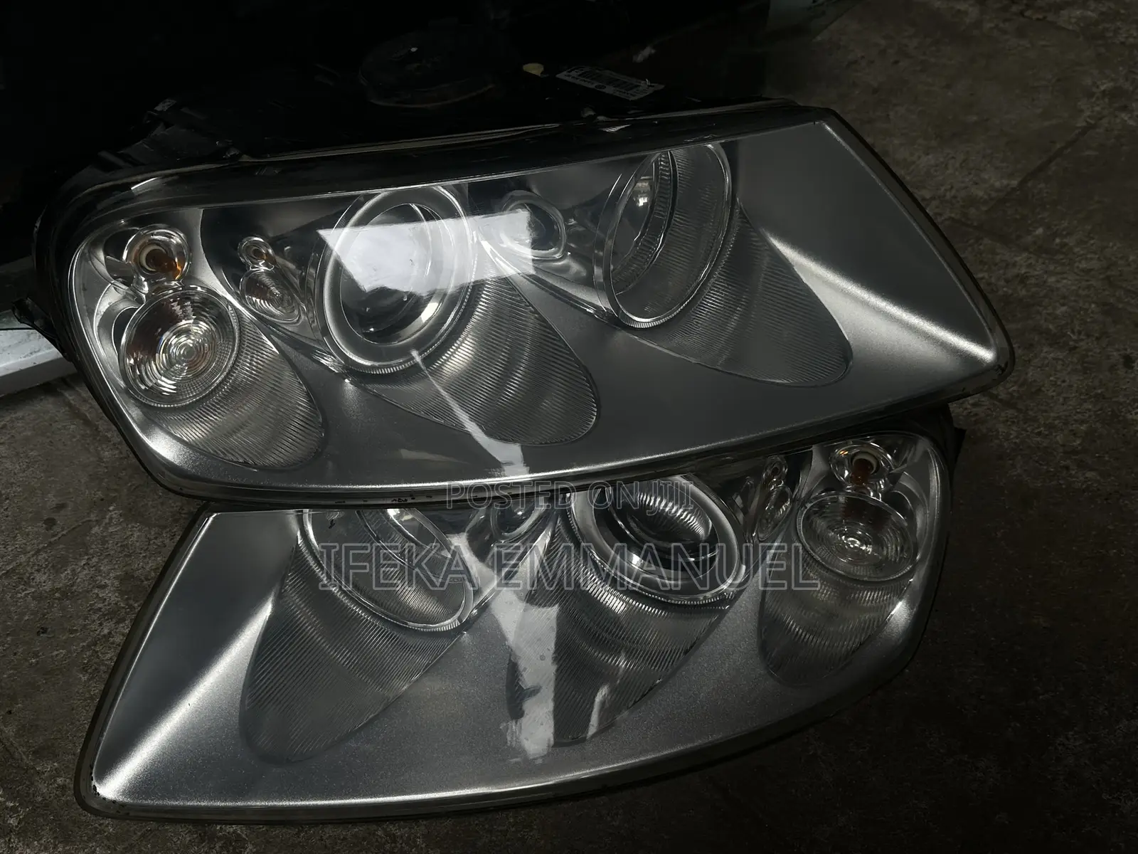 Headlights Volkswagen Toureg 2005