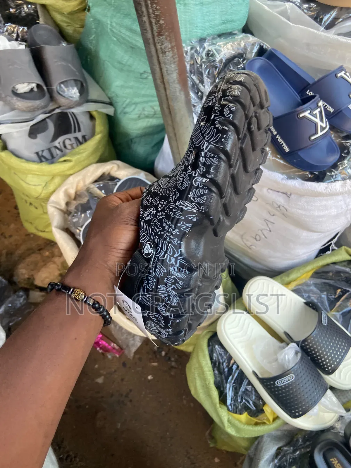 Original Crocs Classic Clog – Comfortable Work Shoes Alternative