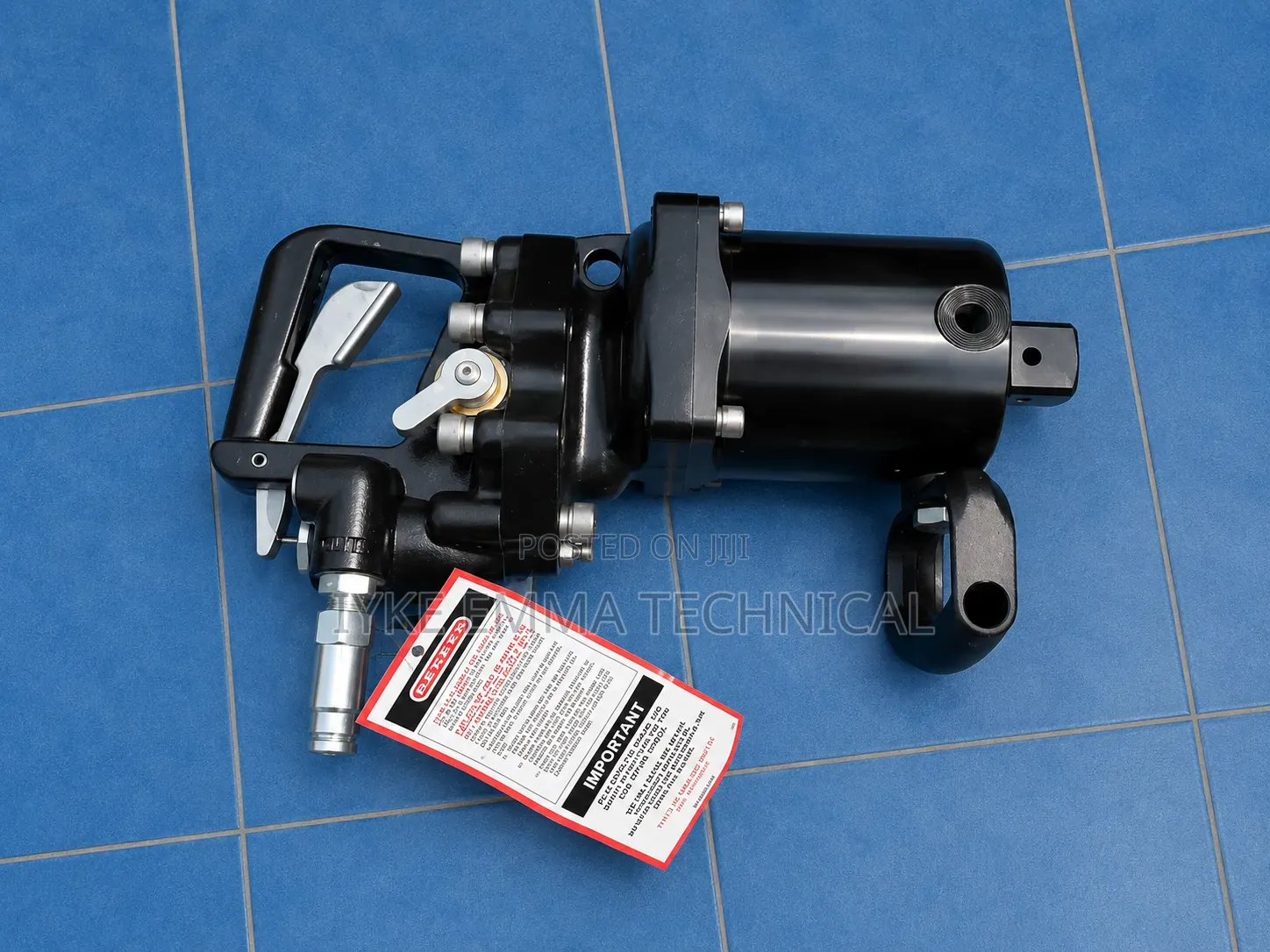 Hydraulic Impact Wrench 1-1/2"