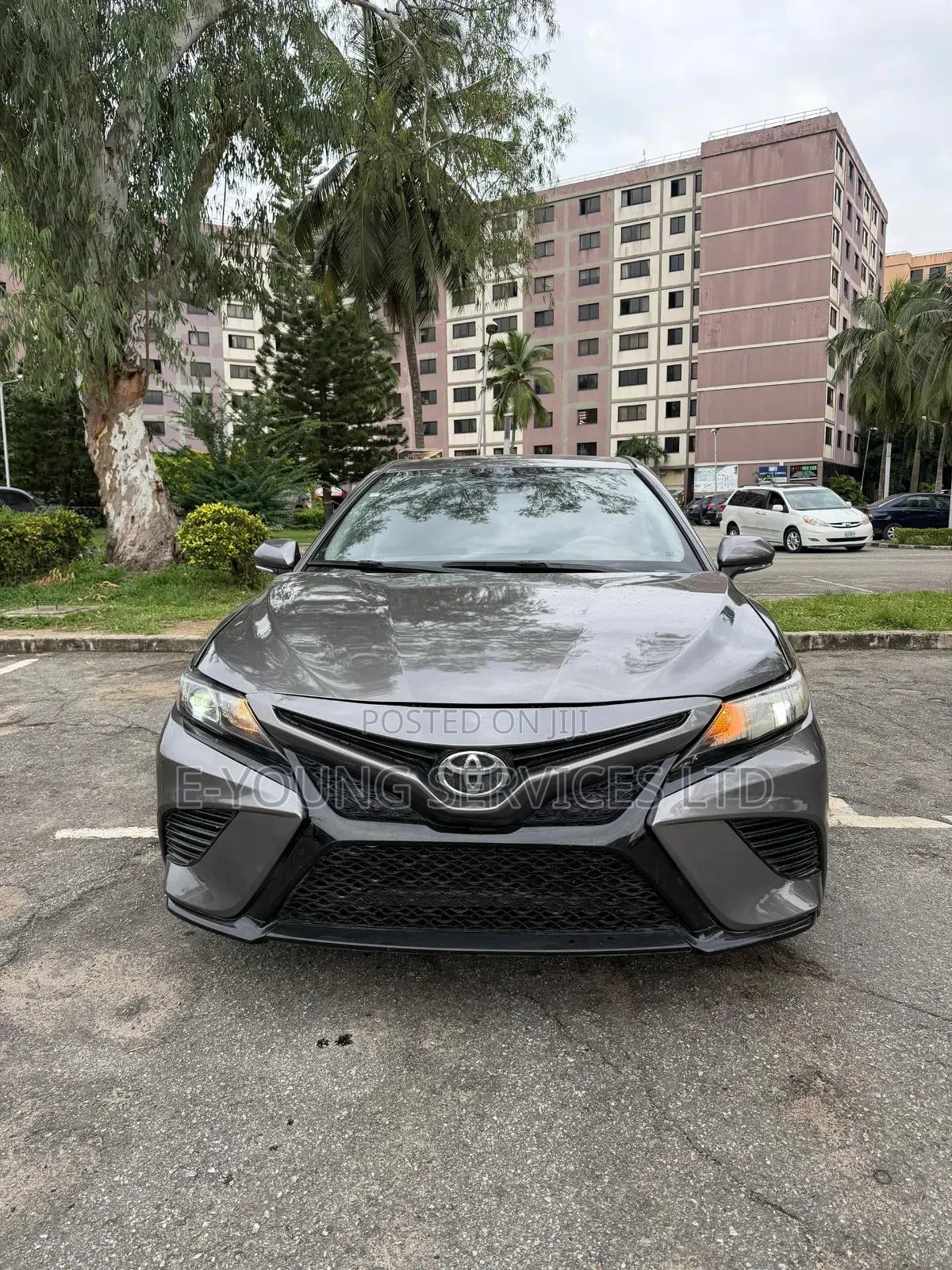 Toyota Camry 2021 Gray