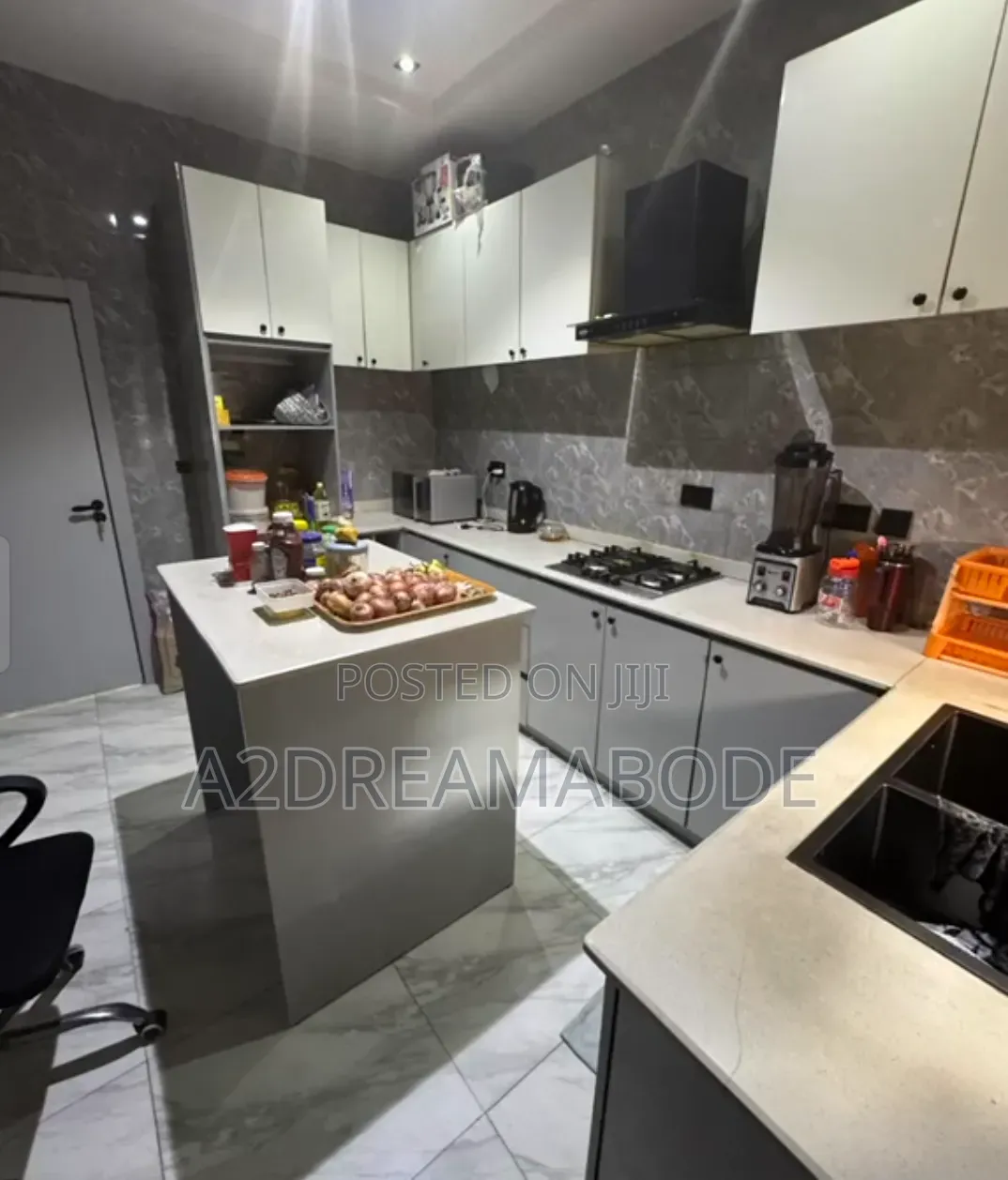Furnished 4bdrm Duplex in Mende for sale