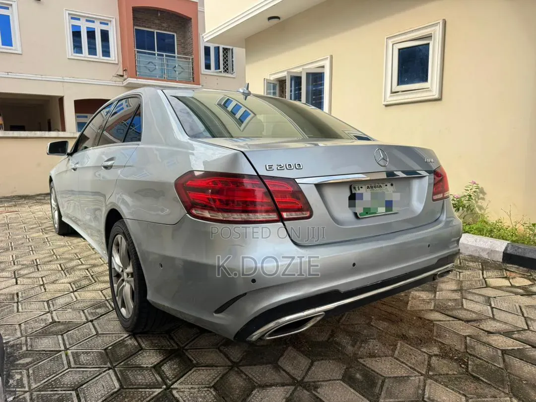 Mercedes-Benz E200 2014 Silver