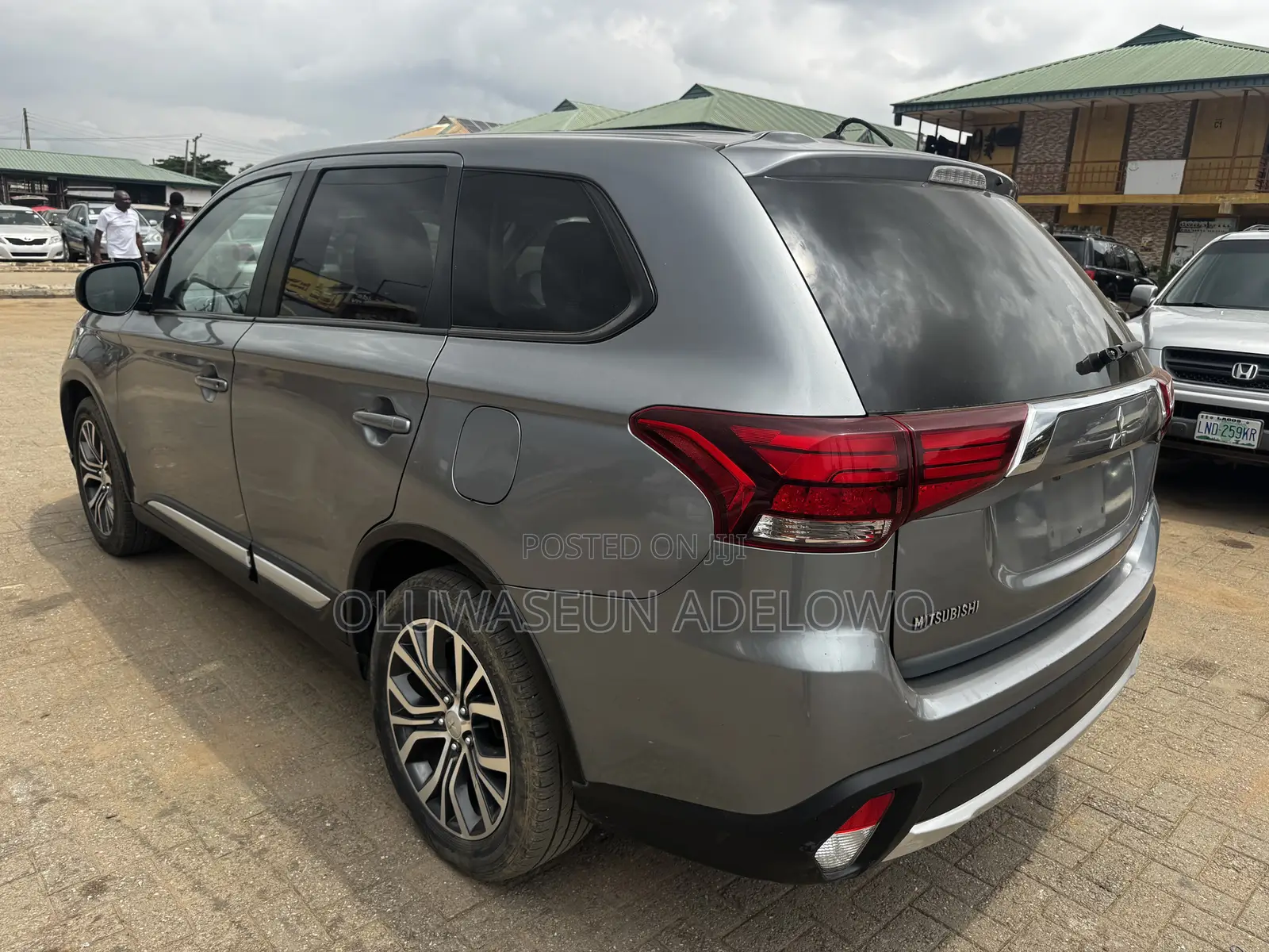 Mitsubishi Outlander SE FWD 2016 Gray