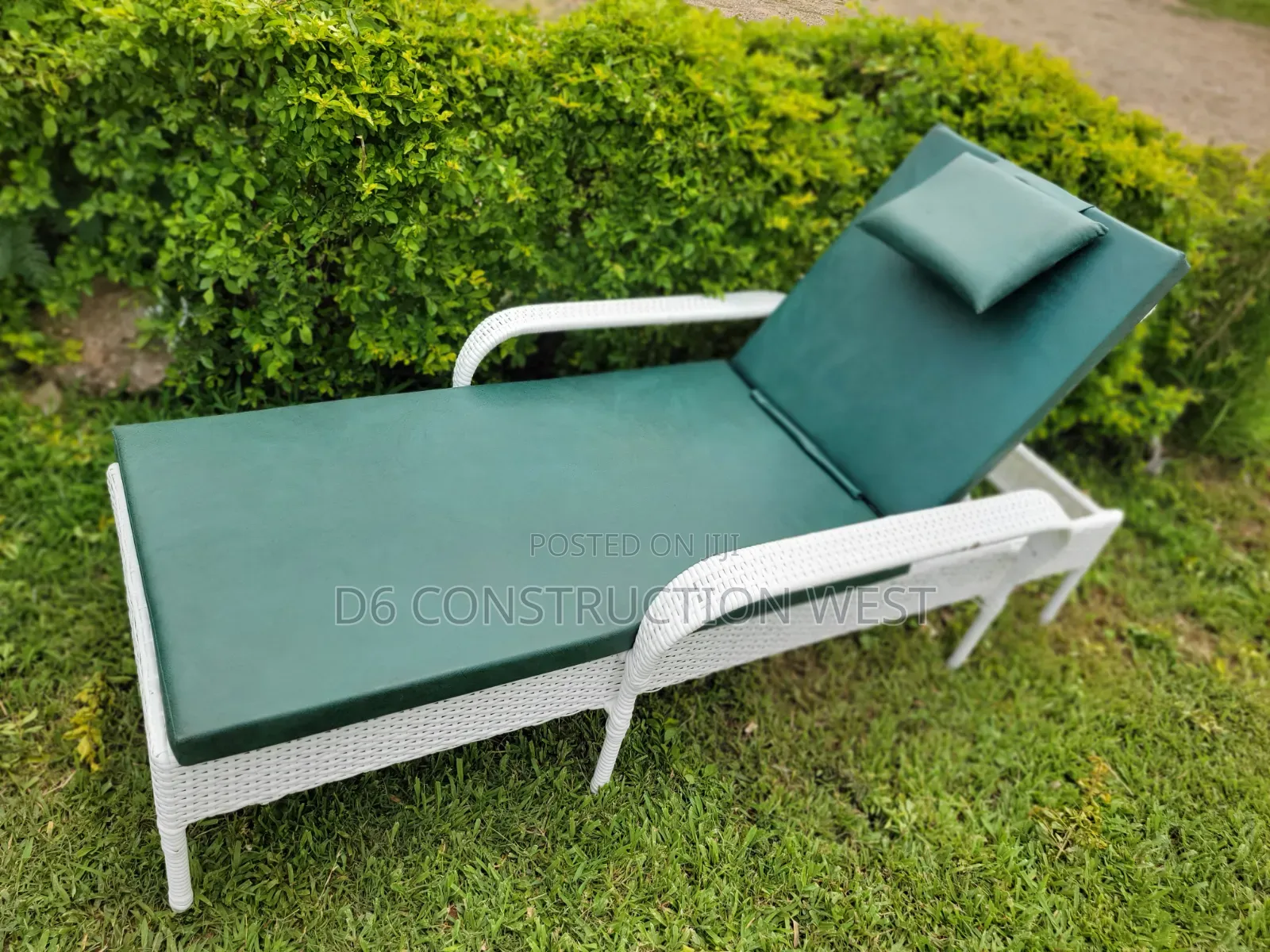 Rattan Swimming Pool Bed