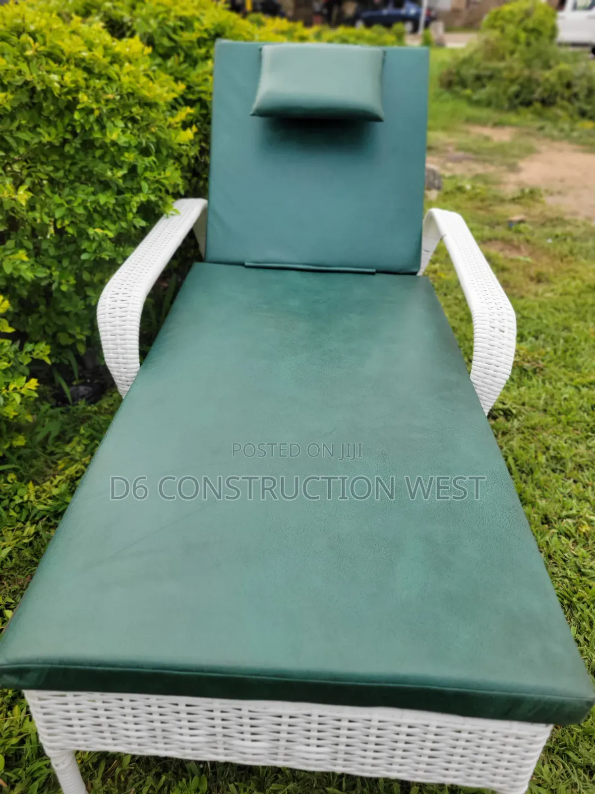 Rattan Swimming Pool Bed