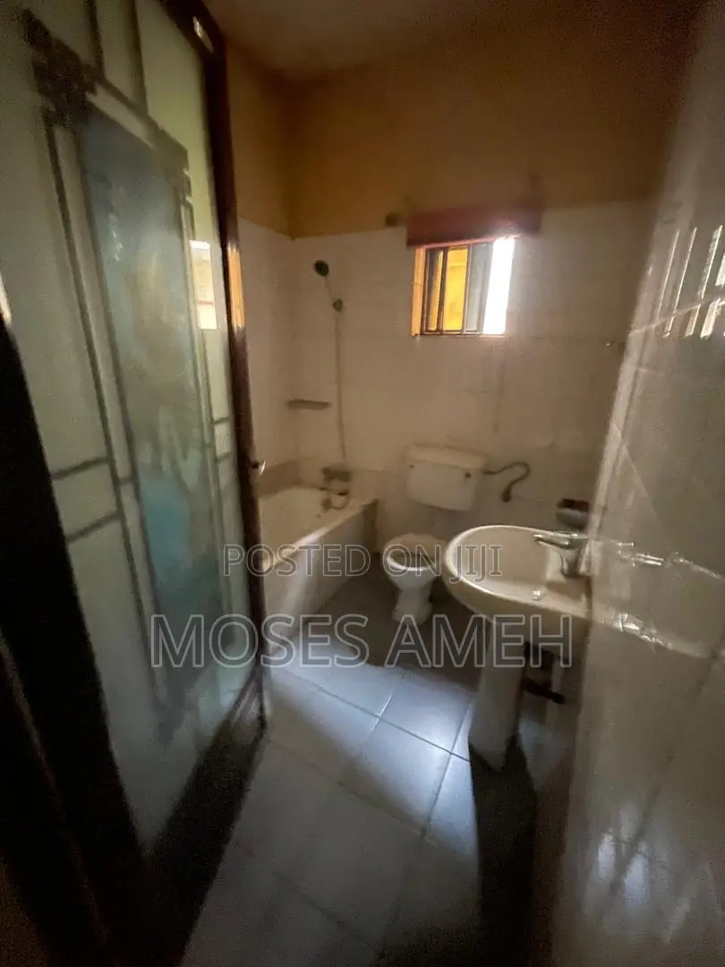 1bdrm Block of Flats in Utako for rent