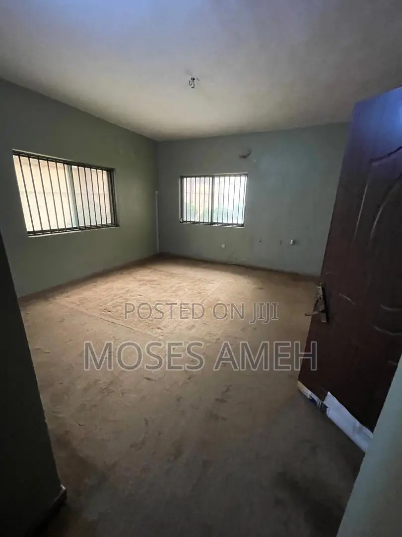 1bdrm Block of Flats in Utako for rent