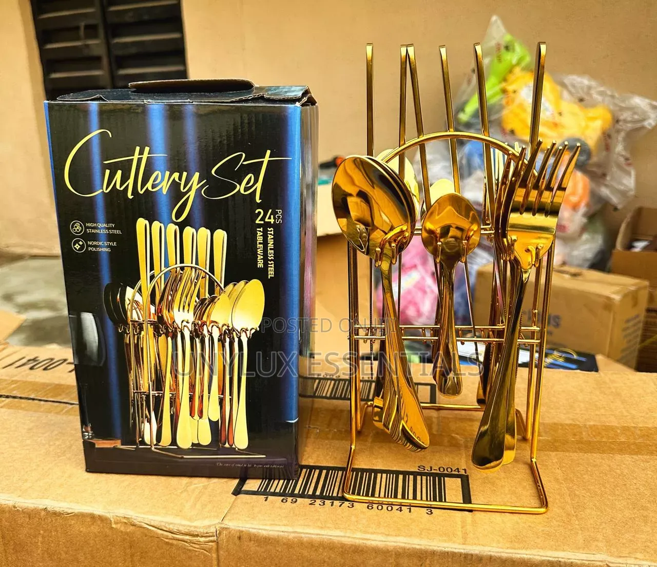 24pcs Gold Cutlery Set With Stand