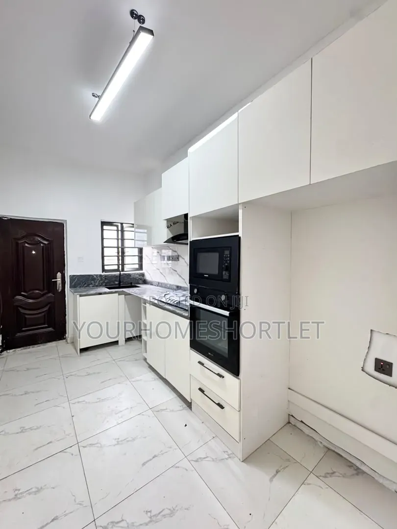 2/1 Two Spacious Bedroom Ensuite With Swimming Pool