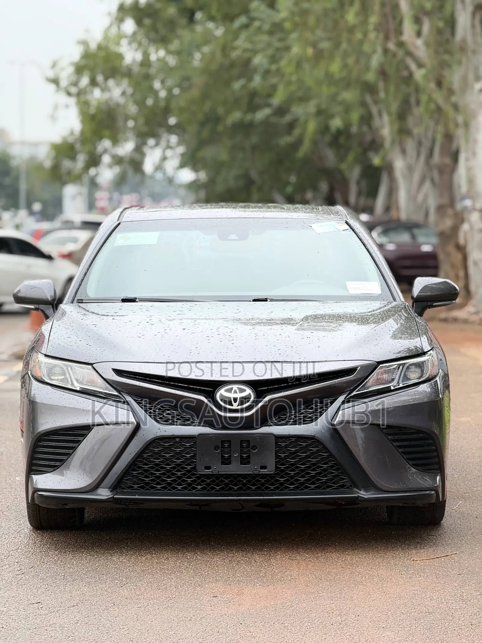 Toyota Camry SE FWD (2.5L 4cyl 8AM) 2018 Gray