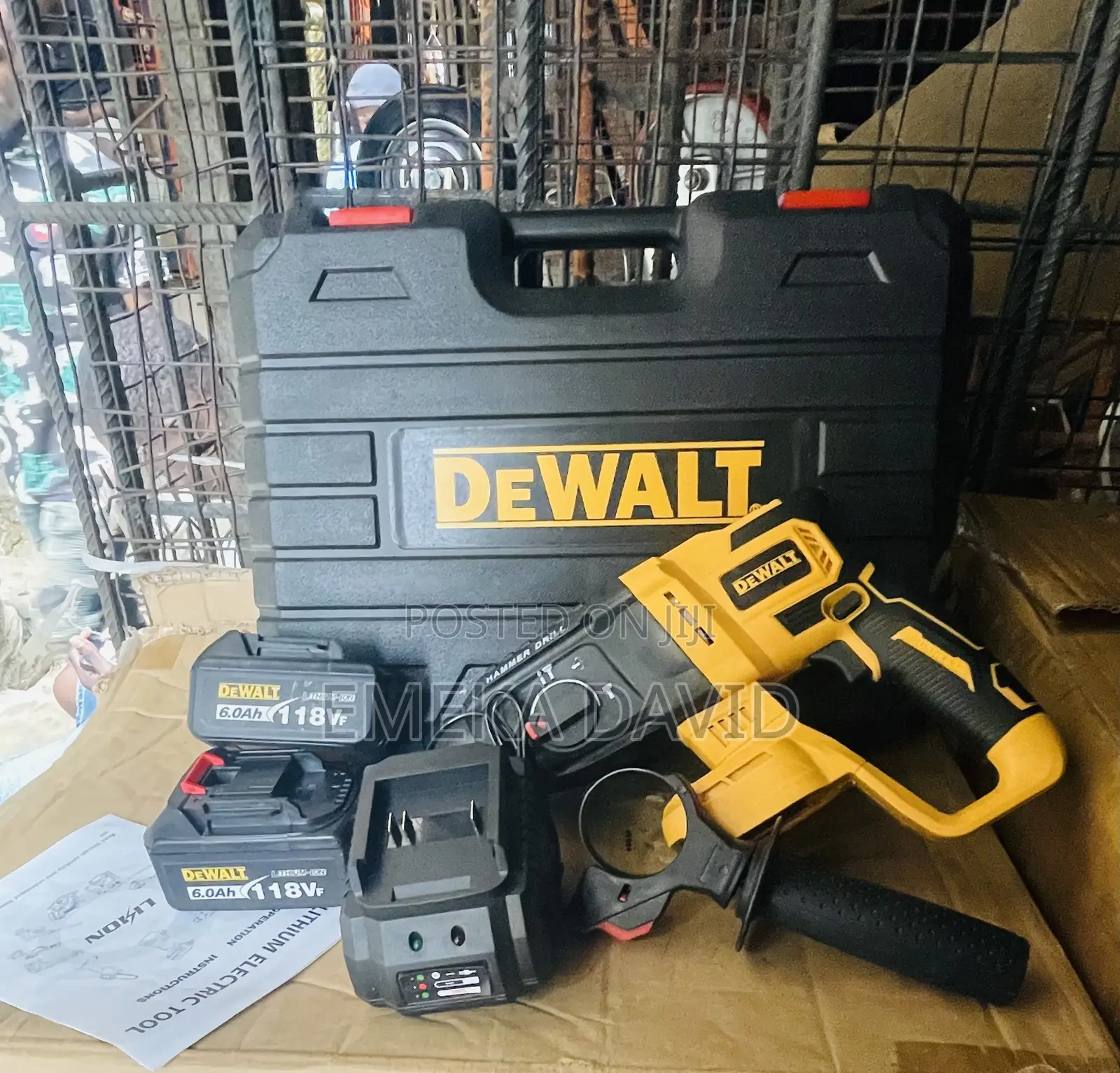 118 Volt Dewalt Heavy Duty Rechargable Rotary Hammer Machine
