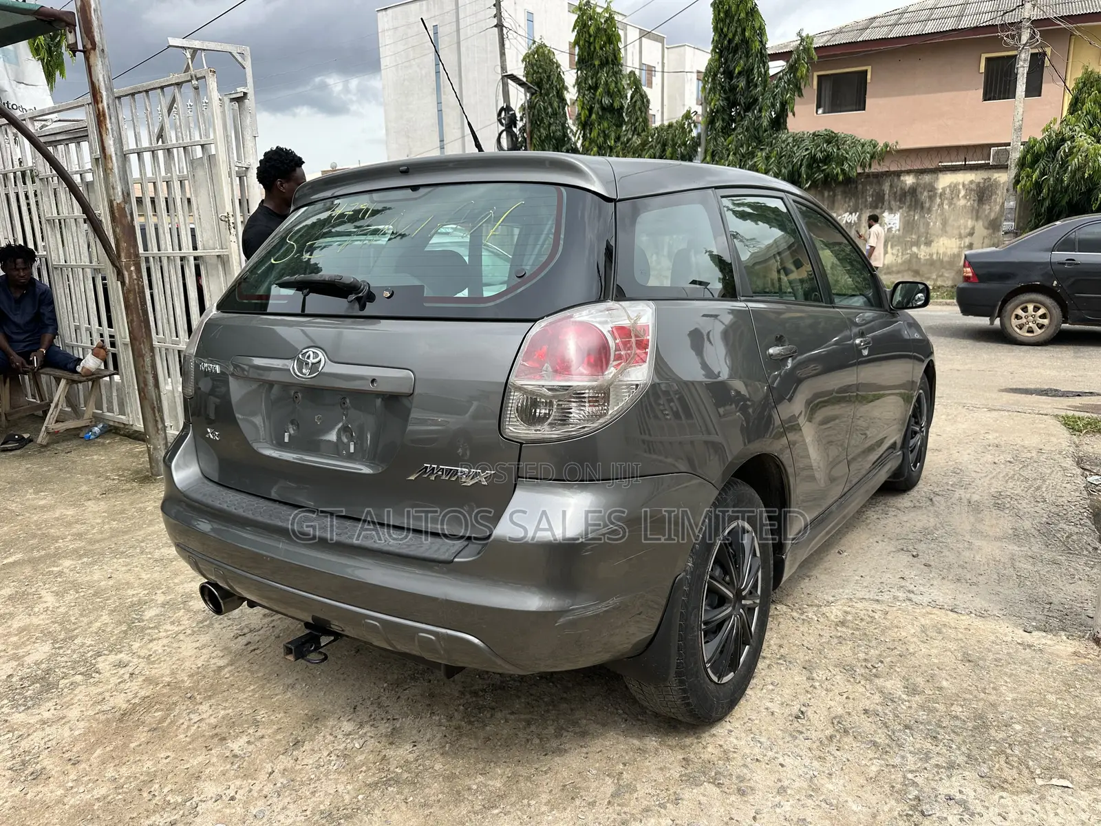 Toyota Matrix XR Hatchback FWD (1.8L 4cyl 4A) 2005 Gray