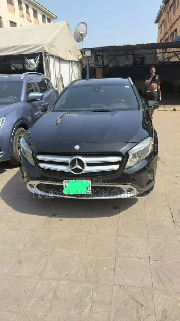 Mercedes-Benz GLA-Class 2017 Black