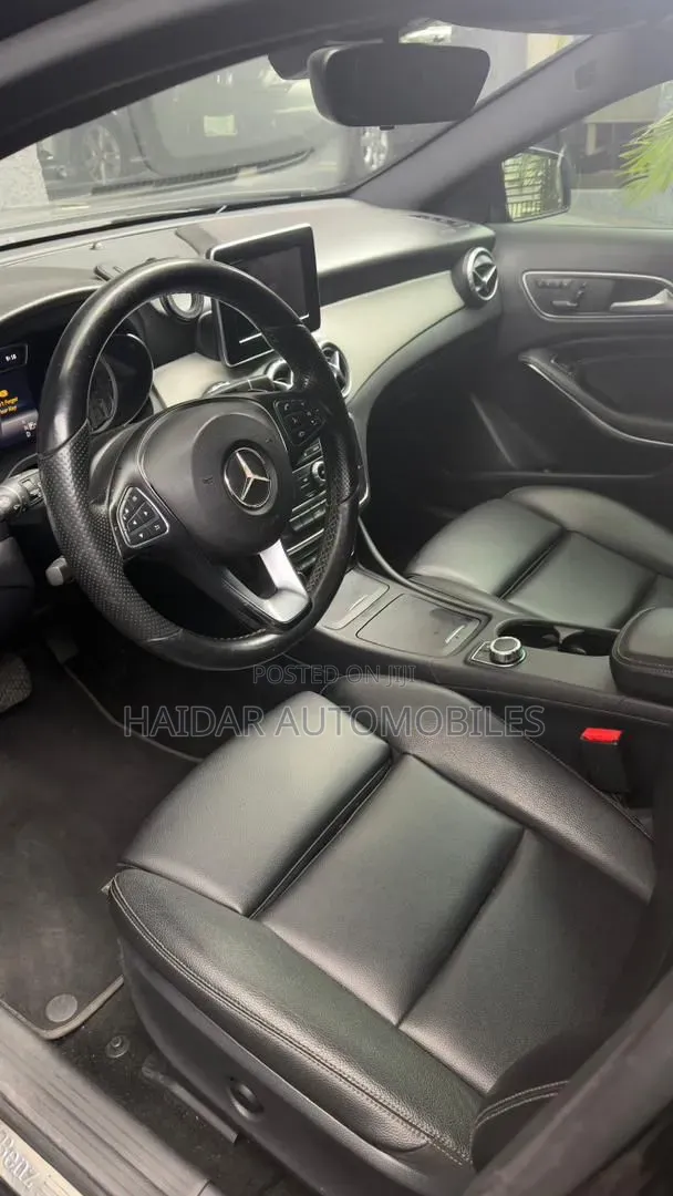 Mercedes-Benz GLA-Class 2017 Black
