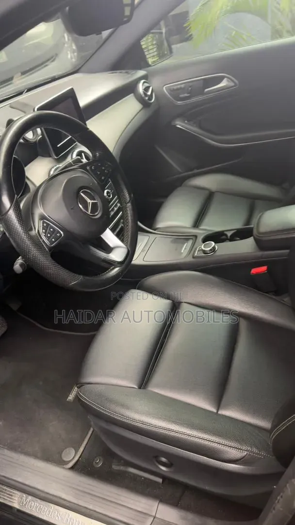 Mercedes-Benz GLA-Class 2017 Black
