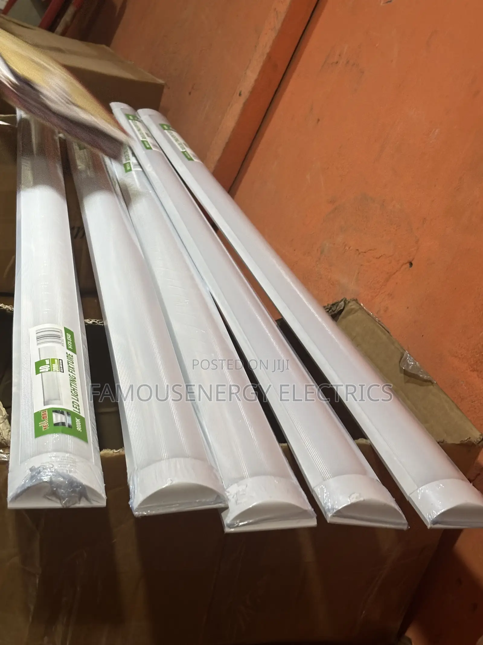Led Fluorescent Light