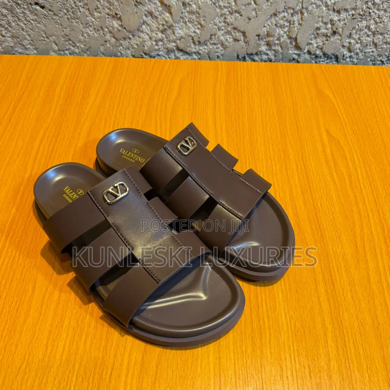 Original Valentino Garavani Men’S Cover Slippers