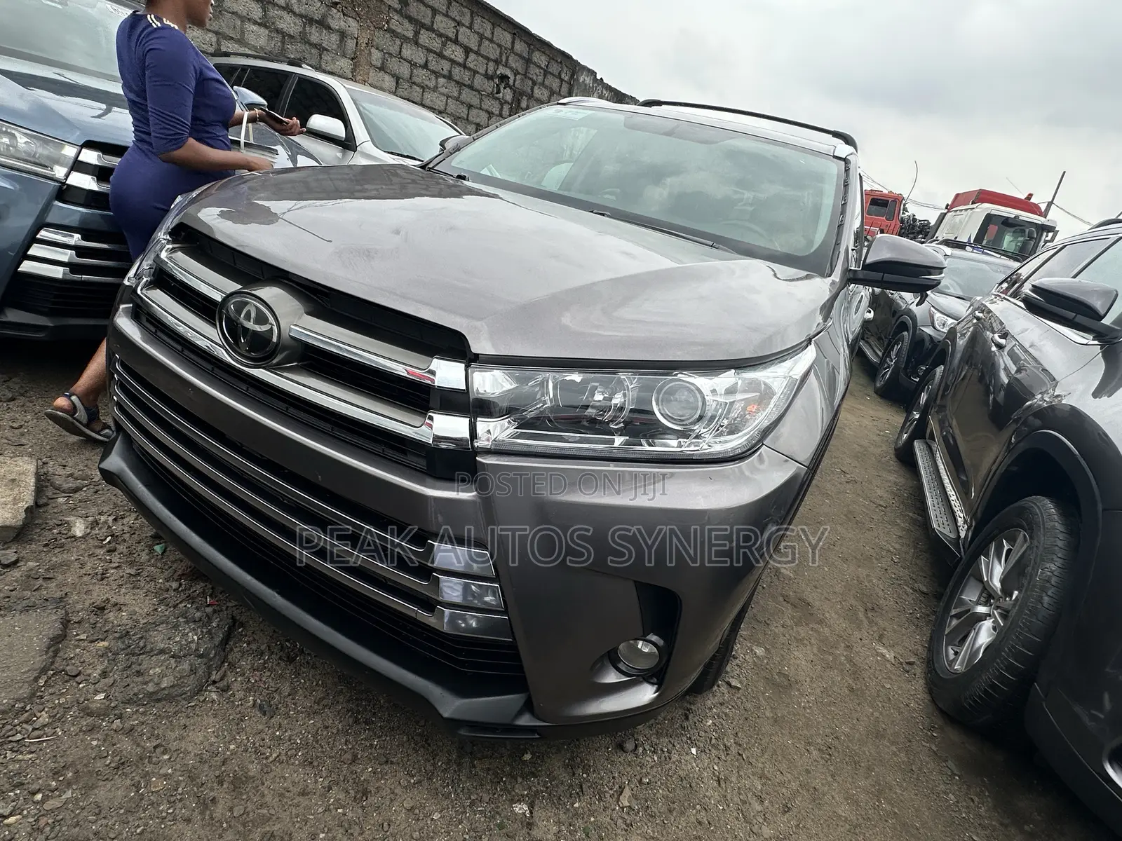 Toyota Highlander Limited 4x4 V6 (3.5L 6cyl 8A) 2018 Gray