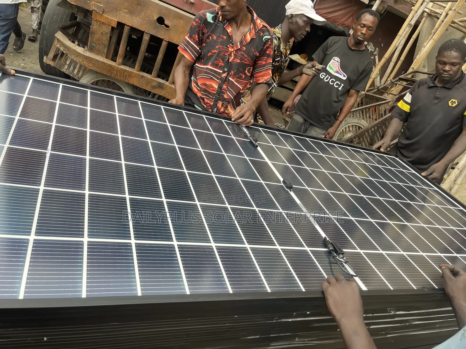 Brand New 700watts All Black 144cells Halfcut Solar Panels