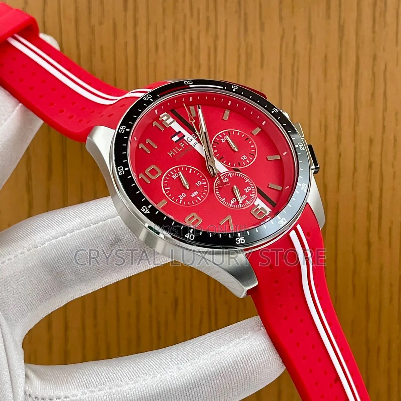 Tommy Hilfiger Quality Luxury Men Rubber Strap Wristwatch