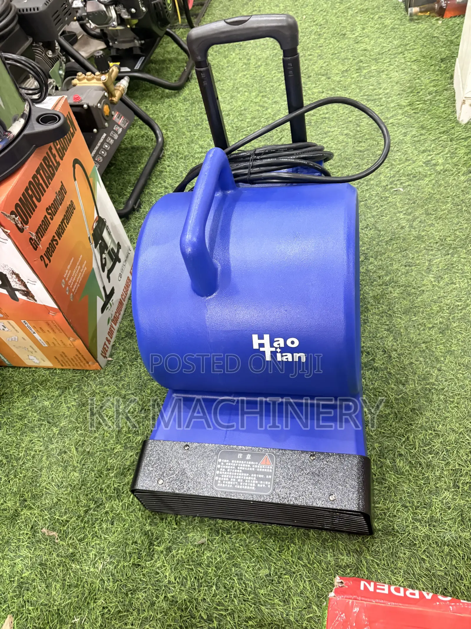 This Is a Blue Hao Tian Ht-900 Portable Industrial Air Blower