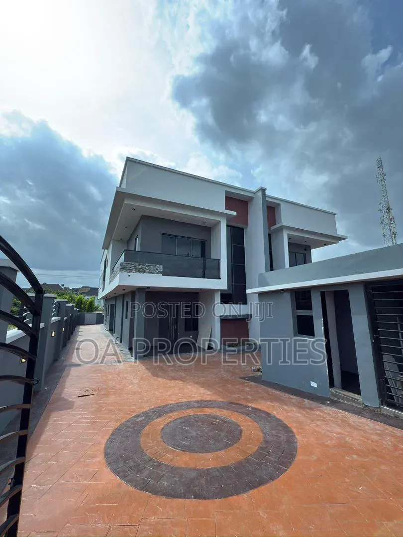 4bdrm Duplex in Kolapo Ishola Gra, Ibadan for rent