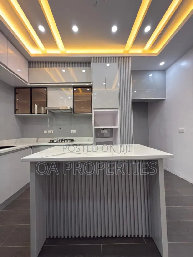 4bdrm Duplex in Kolapo Ishola Gra, Ibadan for rent