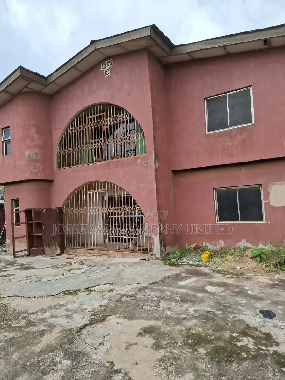 3bdrm Block of Flats in Abule Egba for sale