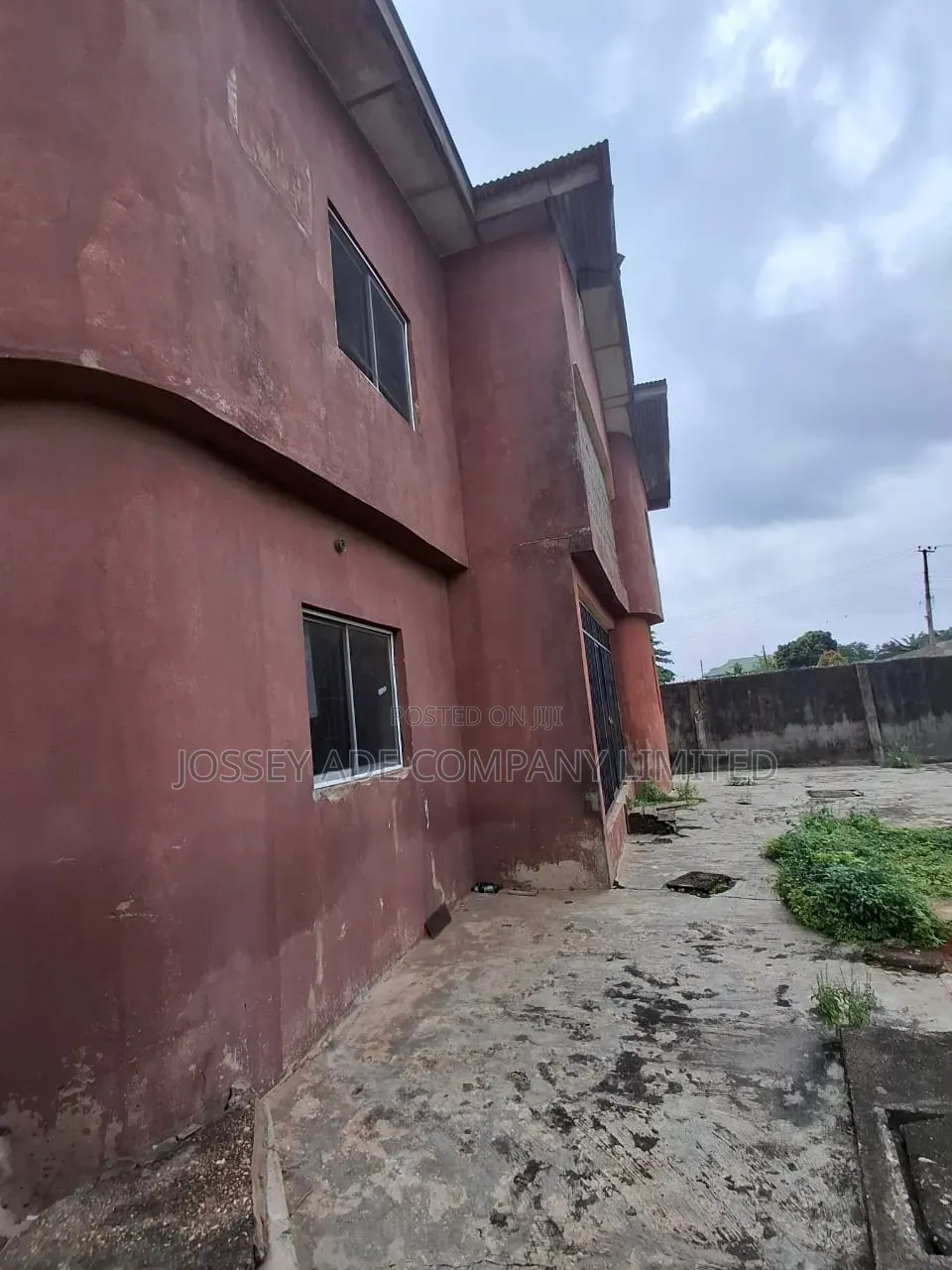 3bdrm Block of Flats in Abule Egba for sale