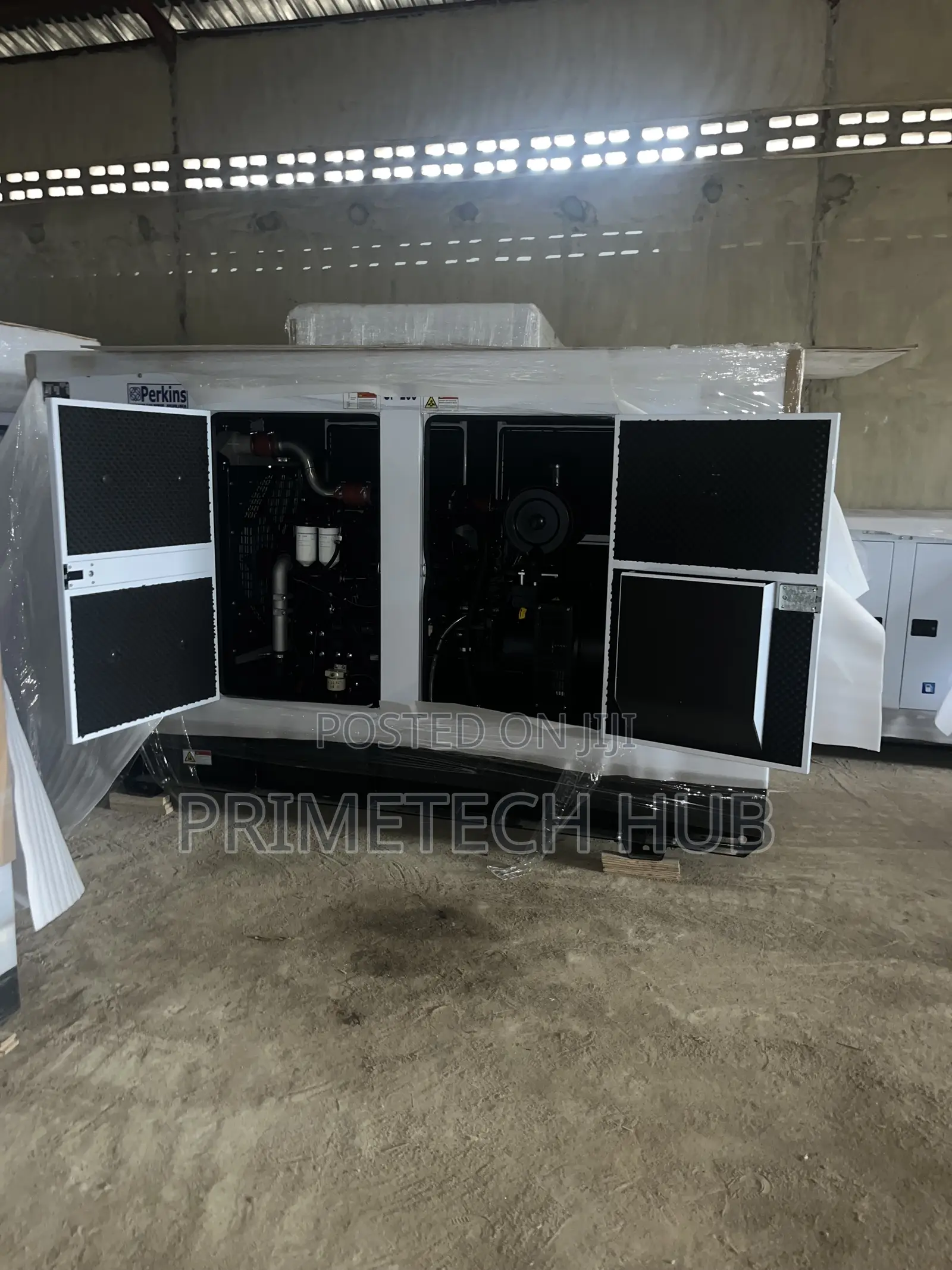 Reliable 200kva Perkins Soundproof Generator for Business Use