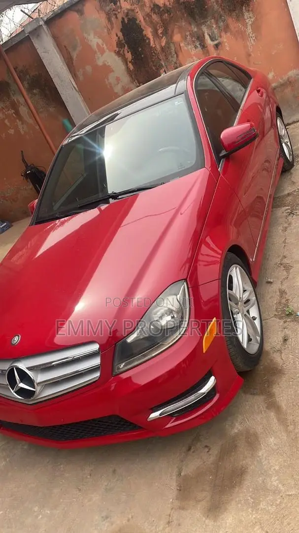 Mercedes-Benz C300 2013 Red