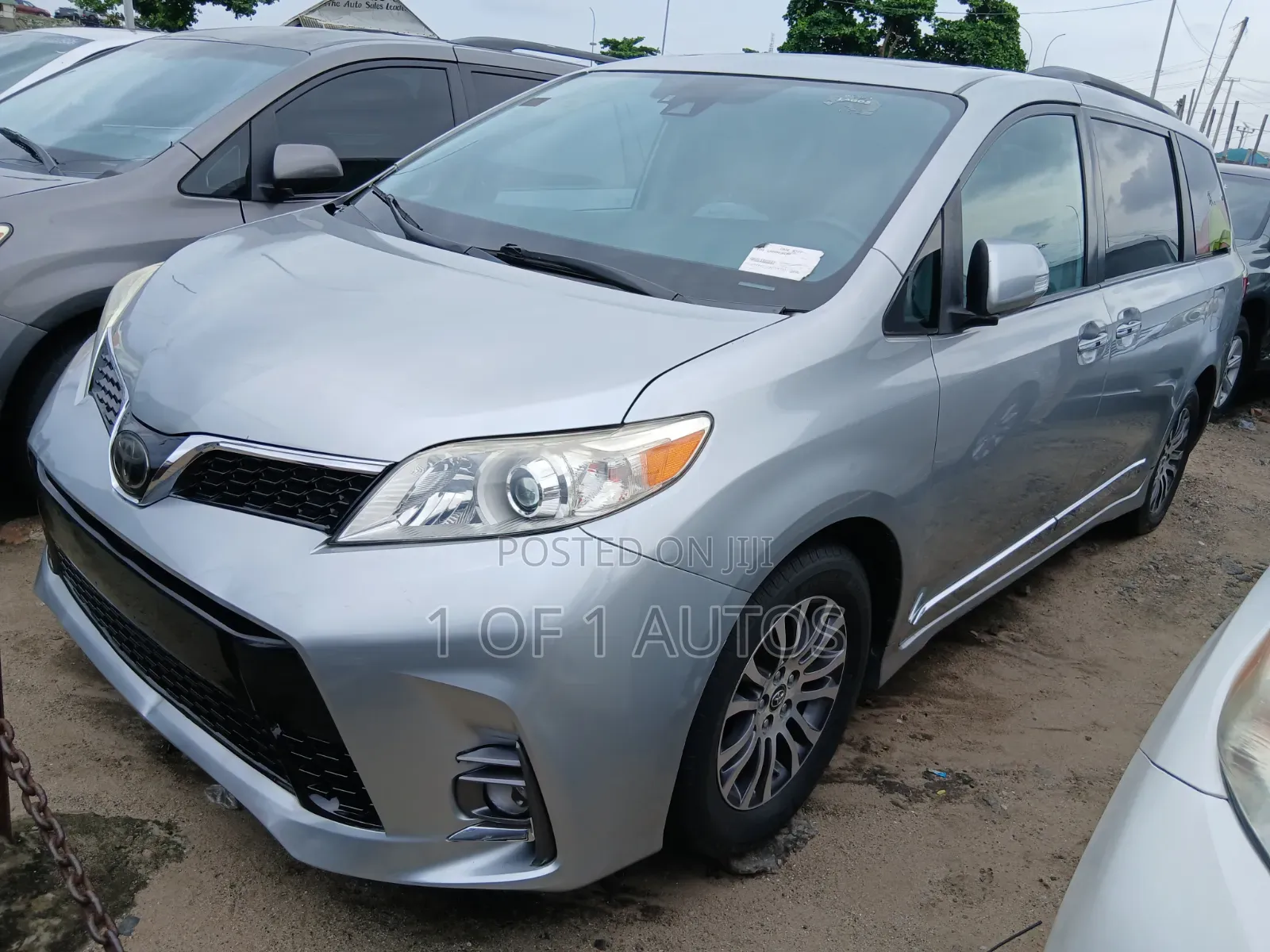 Toyota Sienna Limited AWD 2019 Silver