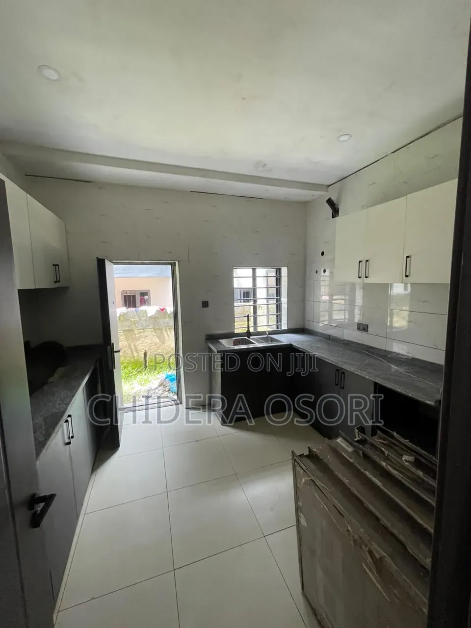 3bdrm Townhouse/Terrace in Kubwa for sale
