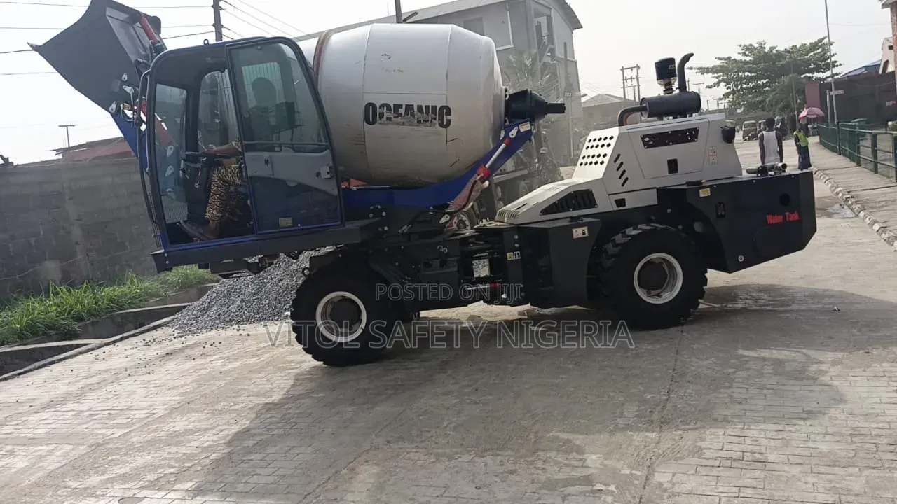 3.5cubic Oceanic Mobile Selfloading Concrete Mixer Truck